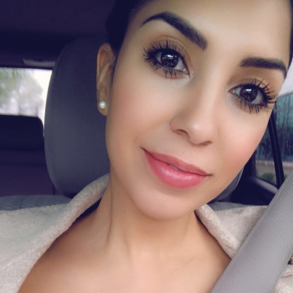 Meet your Posher, Elena